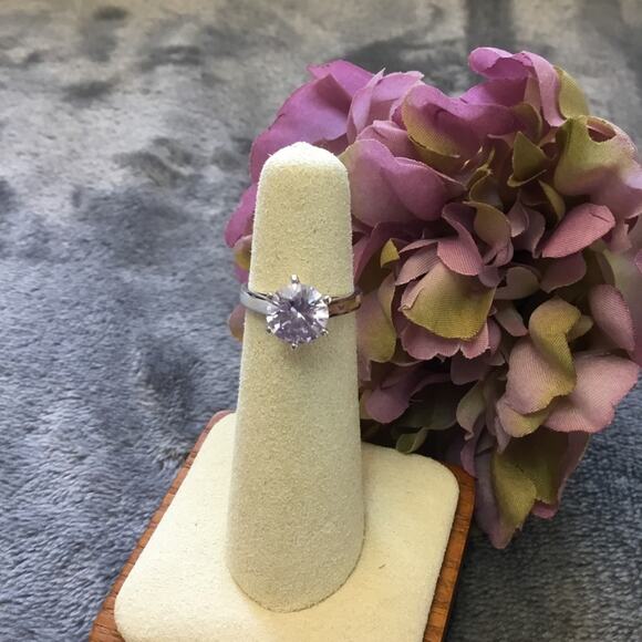 Shopeunoia Boutique Jewelry - Sterling Silver Purple CZ Solitaire Ring